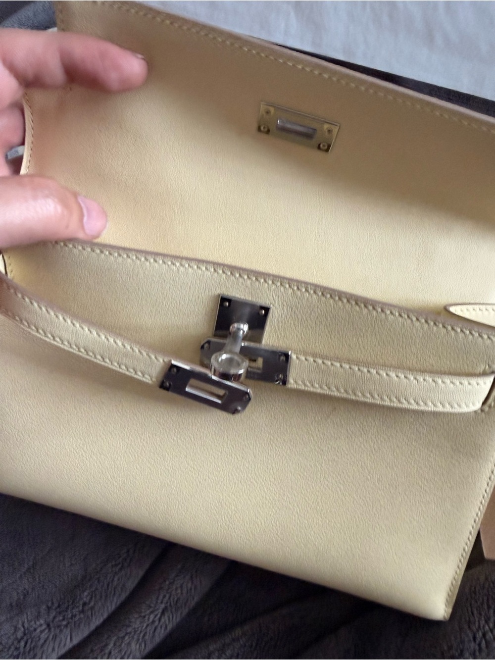 Elegant Cream Leather Top-Handle Bag